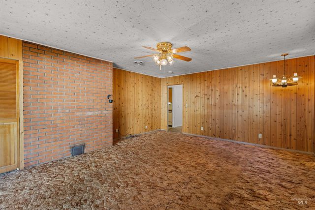 2724 Airport Ave, Caldwell, ID 83605