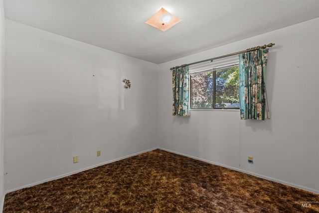 2724 Airport Ave, Caldwell, ID 83605
