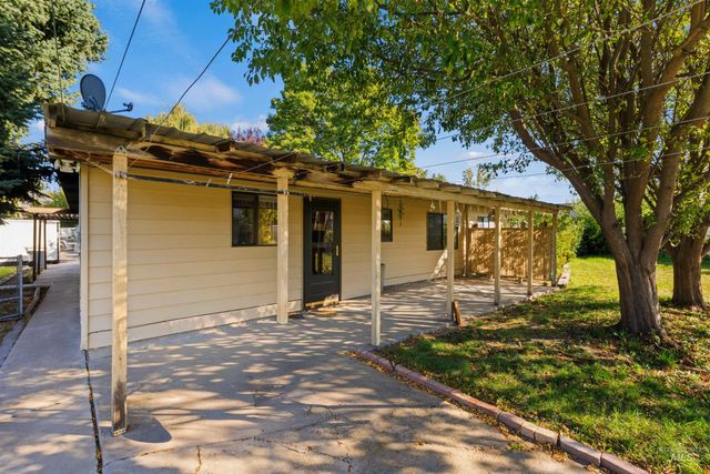 2724 Airport Ave, Caldwell, ID 83605