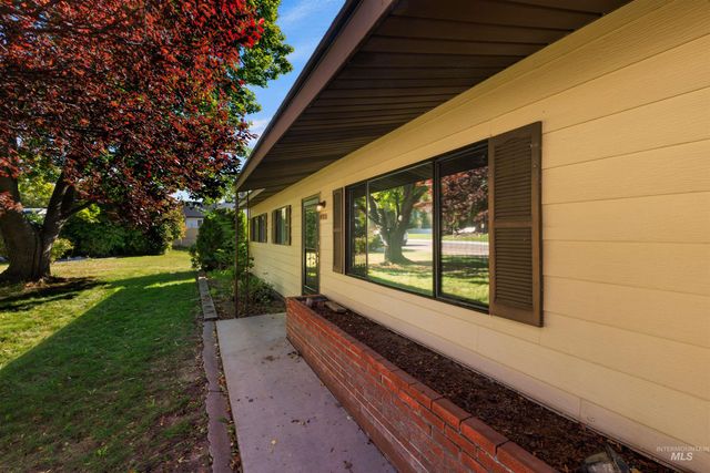 2724 Airport Ave, Caldwell, ID 83605