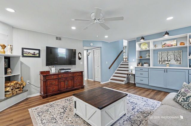 44 N Lake Avenue, Third Lake, IL 60030