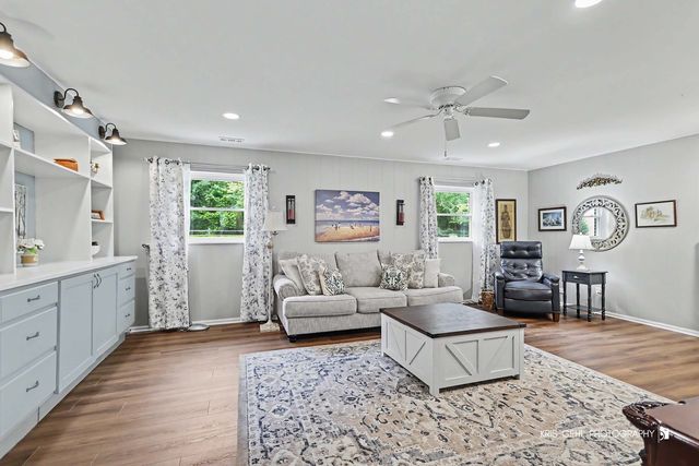 44 N Lake Avenue, Third Lake, IL 60030