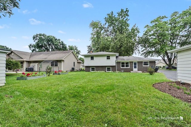 44 N Lake Avenue, Third Lake, IL 60030