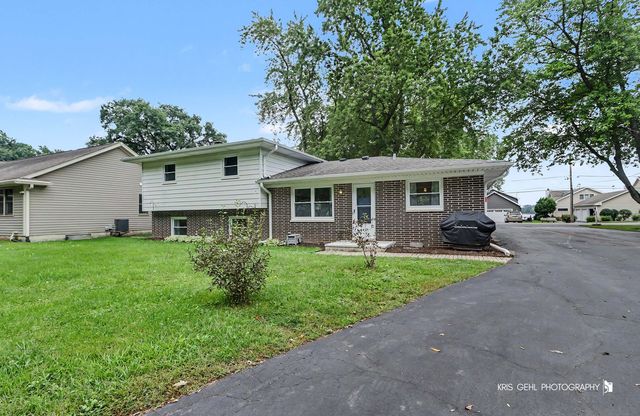 44 N Lake Avenue, Third Lake, IL 60030