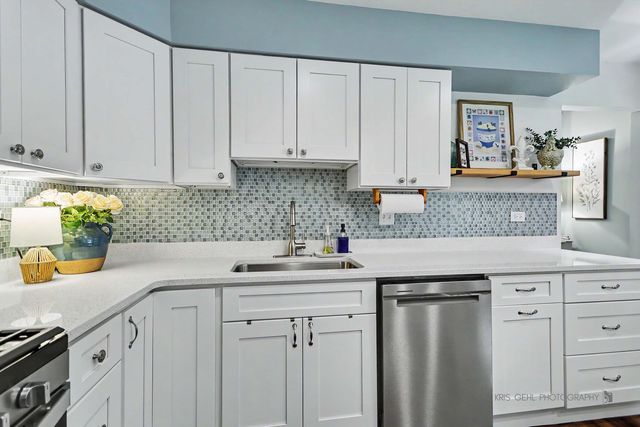 44 N Lake Avenue, Third Lake, IL 60030