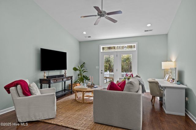 3303 Hogan Court B, Morehead City, NC 28557