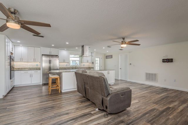 5009 DORY DRIVE, New Port Richey, FL 34652