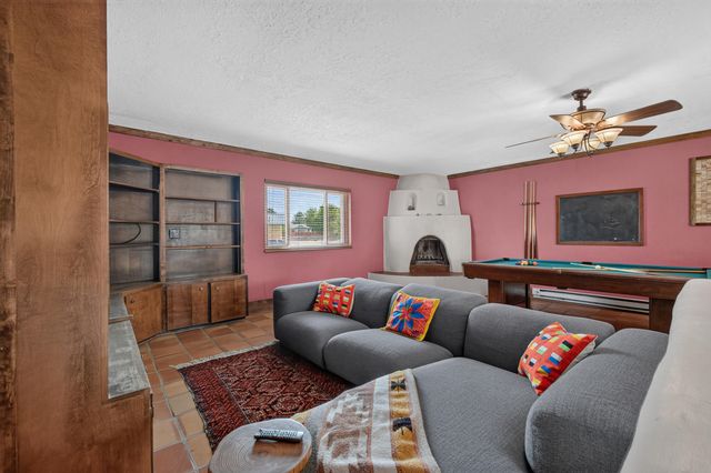 911 Palmas Altas Drive SE, Rio Rancho, NM 87124