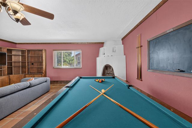 911 Palmas Altas Drive SE, Rio Rancho, NM 87124