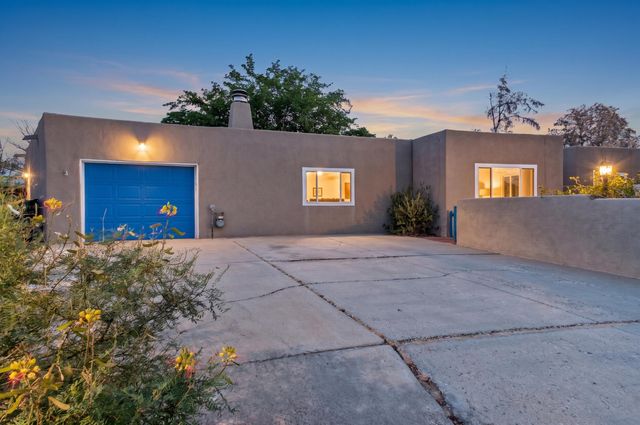 911 Palmas Altas Drive SE, Rio Rancho, NM 87124