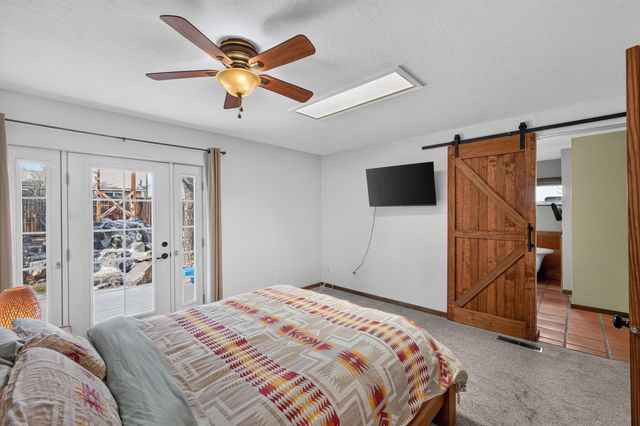 911 Palmas Altas Drive SE, Rio Rancho, NM 87124