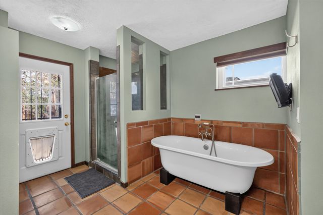 911 Palmas Altas Drive SE, Rio Rancho, NM 87124