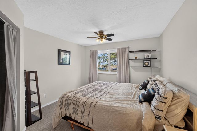 911 Palmas Altas Drive SE, Rio Rancho, NM 87124