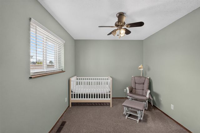 911 Palmas Altas Drive SE, Rio Rancho, NM 87124
