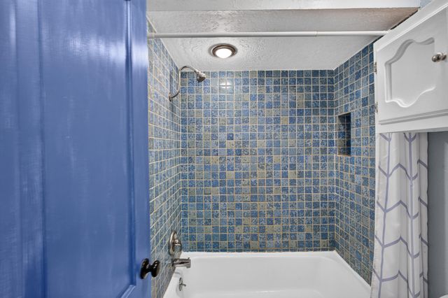 911 Palmas Altas Drive SE, Rio Rancho, NM 87124