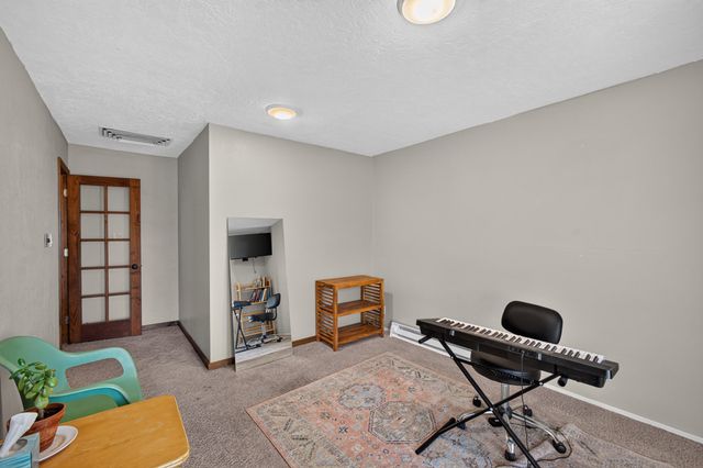 911 Palmas Altas Drive SE, Rio Rancho, NM 87124