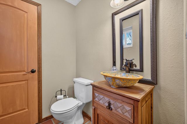 911 Palmas Altas Drive SE, Rio Rancho, NM 87124