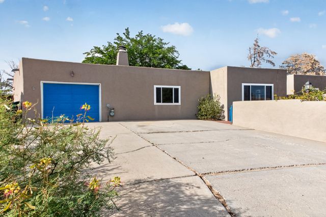 911 Palmas Altas Drive SE, Rio Rancho, NM 87124