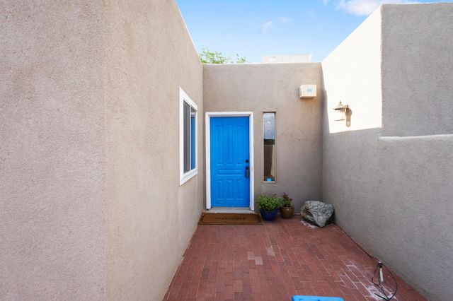 911 Palmas Altas Drive SE, Rio Rancho, NM 87124