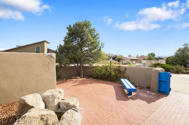 911 Palmas Altas Drive SE, Rio Rancho, NM 87124