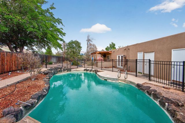 911 Palmas Altas Drive SE, Rio Rancho, NM 87124
