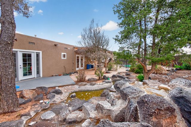 911 Palmas Altas Drive SE, Rio Rancho, NM 87124