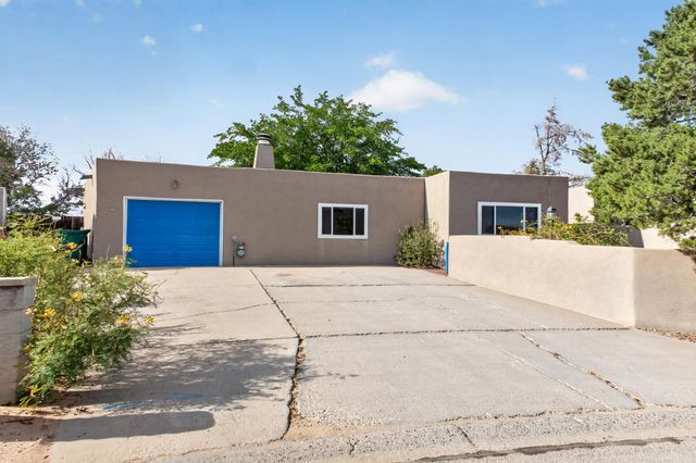 911 Palmas Altas Drive SE, Rio Rancho, NM 87124