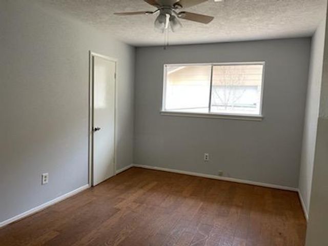 1326 Barrowgate Drive, Sugar Land, TX 77498