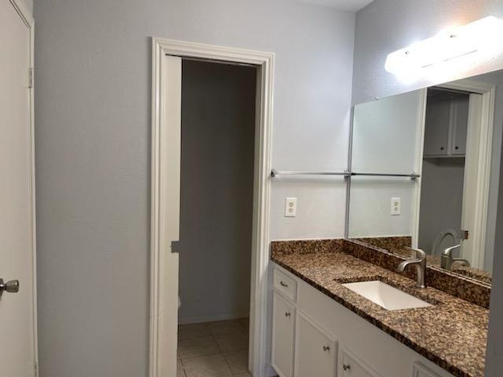 1326 Barrowgate Drive, Sugar Land, TX 77498