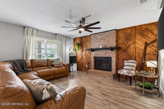 8957 WINROCK Drive N, Jacksonville, FL 32216