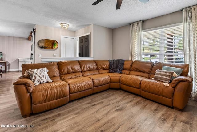 8957 WINROCK Drive N, Jacksonville, FL 32216