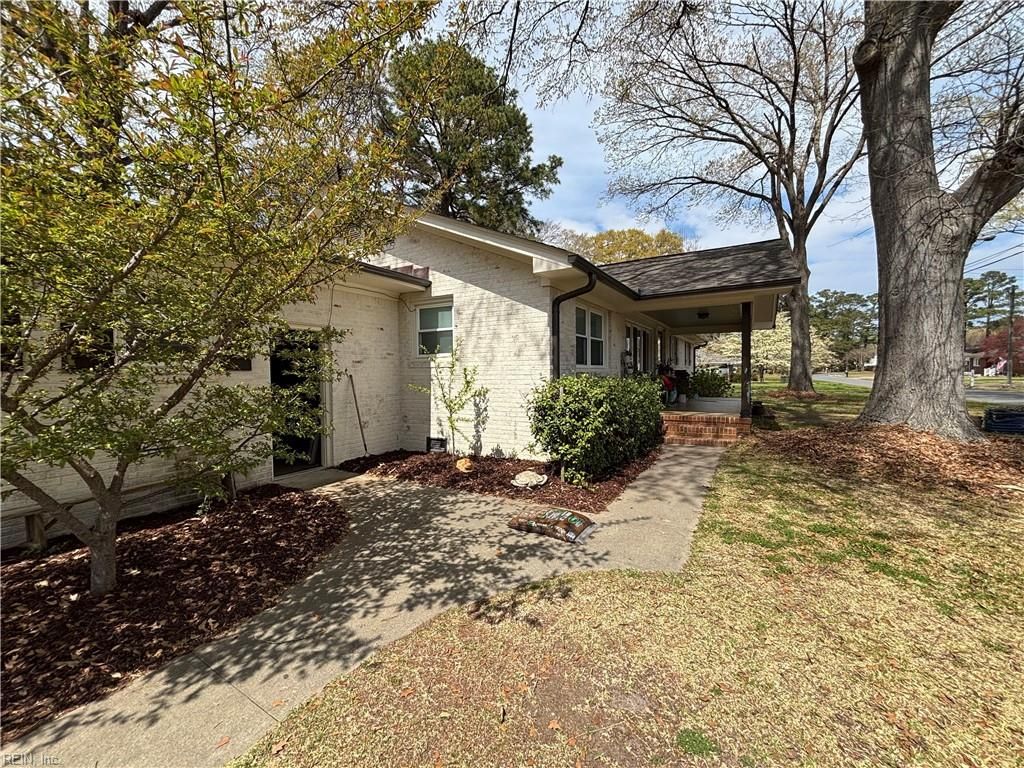 2025 Phyllis DR, Chesapeake, VA 23325