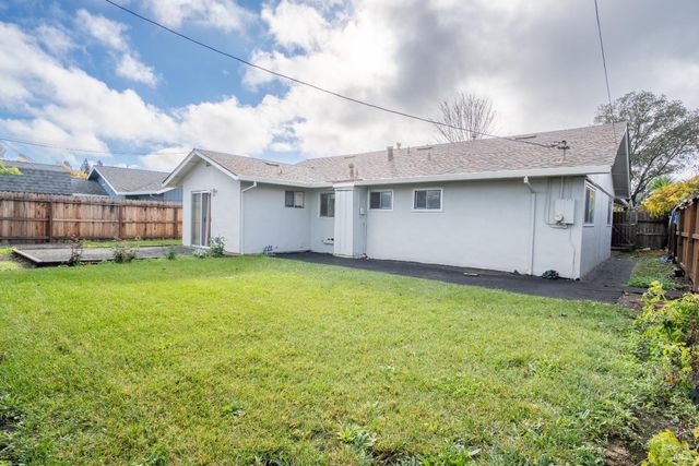 1318 Cleveland St, Fairfield, CA 94533