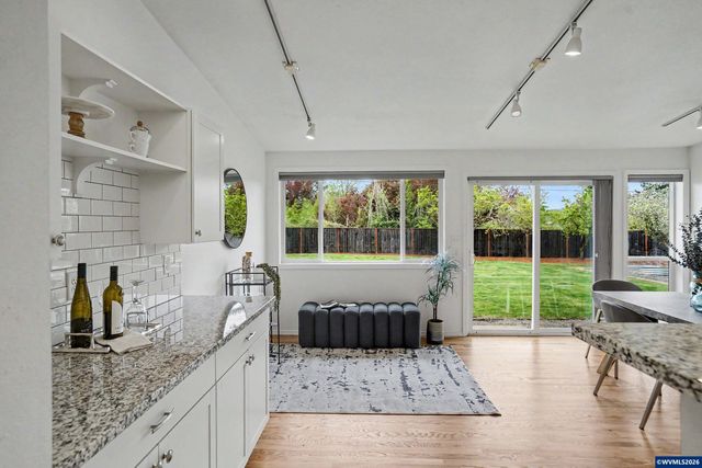 2140 SW 49th St, Corvallis, OR 97333