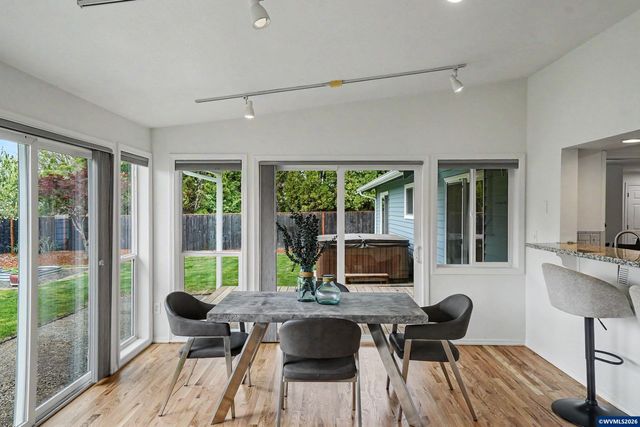 2140 SW 49th St, Corvallis, OR 97333