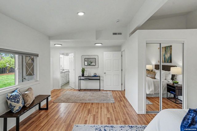 2140 SW 49th St, Corvallis, OR 97333