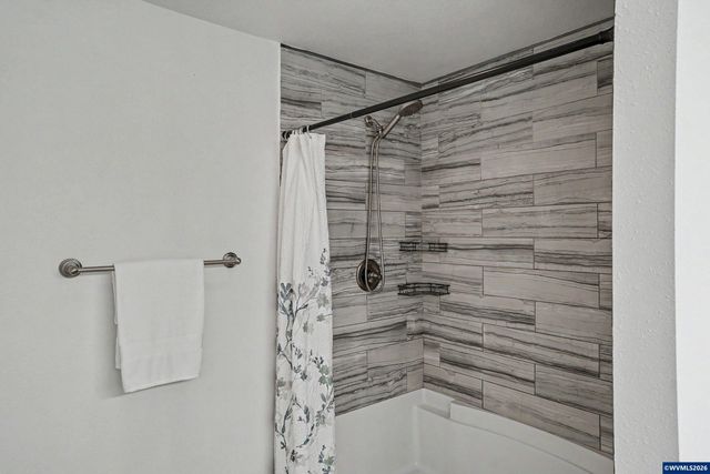 2140 SW 49th St, Corvallis, OR 97333