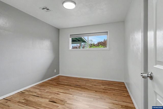 2140 SW 49th St, Corvallis, OR 97333