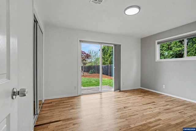 2140 SW 49th St, Corvallis, OR 97333