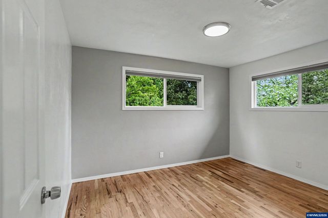 2140 SW 49th St, Corvallis, OR 97333