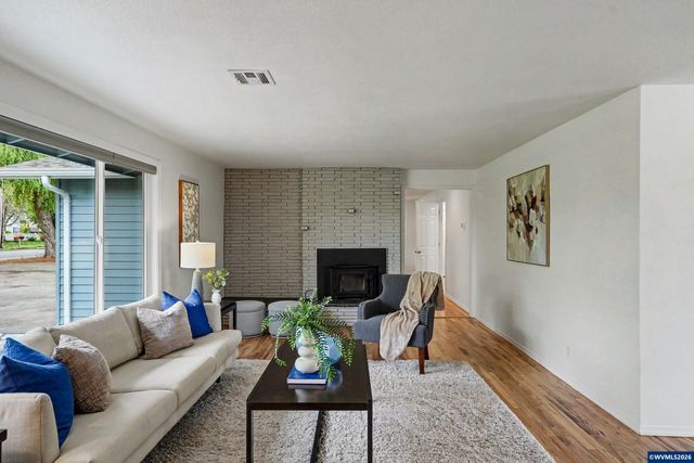 2140 SW 49th St, Corvallis, OR 97333
