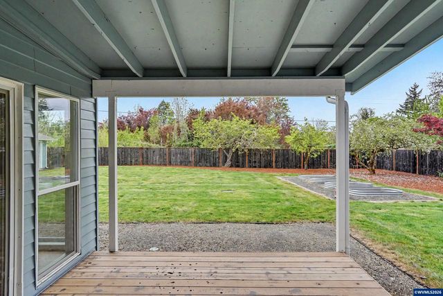 2140 SW 49th St, Corvallis, OR 97333