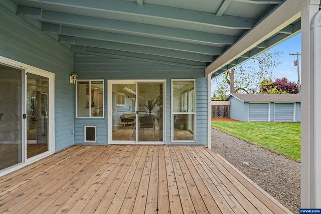 2140 SW 49th St, Corvallis, OR 97333