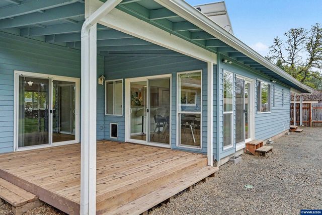 2140 SW 49th St, Corvallis, OR 97333