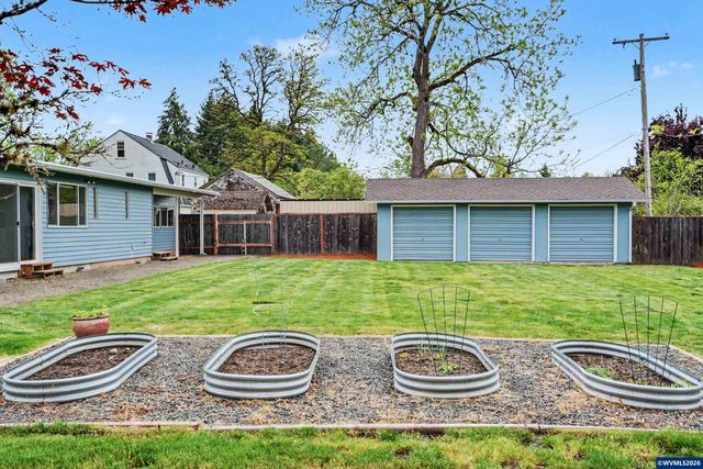 2140 SW 49th St, Corvallis, OR 97333