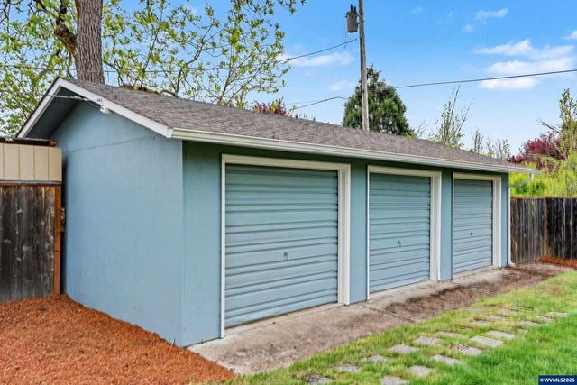 2140 SW 49th St, Corvallis, OR 97333