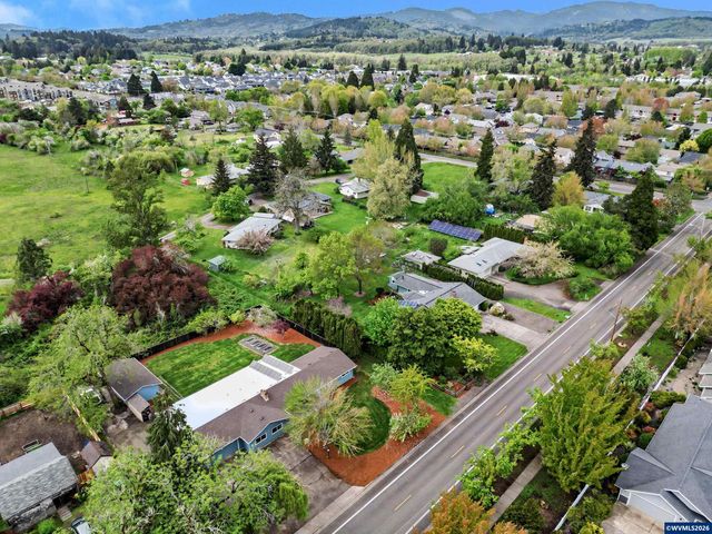 2140 SW 49th St, Corvallis, OR 97333