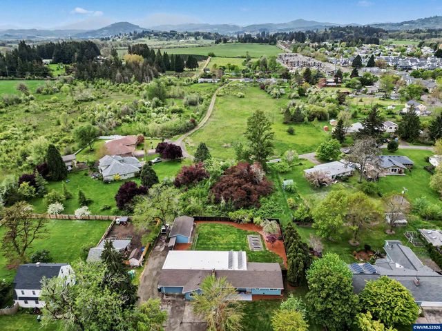 2140 SW 49th St, Corvallis, OR 97333