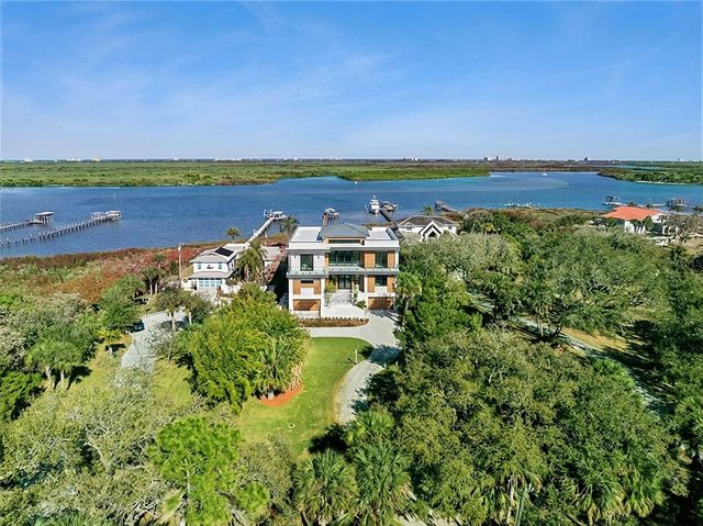 1703 S RIVERSIDE DRIVE, New Smyrna Beach, FL 32168