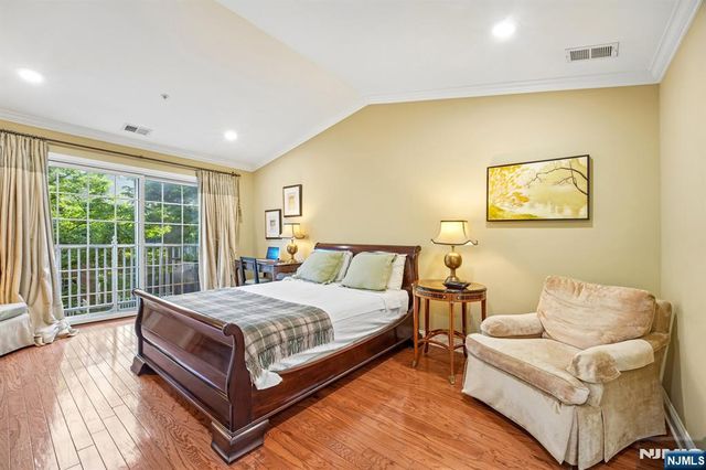 135 Abbie Court, Guttenberg, NJ 07093